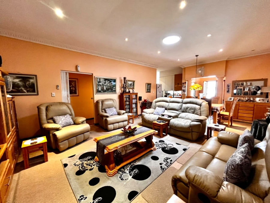 3 Bedroom Property for Sale in Protea Park North West